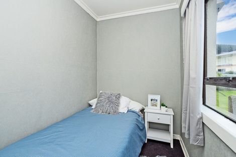 Photo of property in 180 Marine Parade, Bluff, 9814