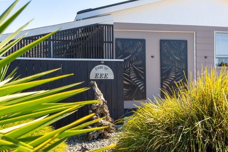 Photo of property in 63 Burgoyne Street, Woodville, 4920