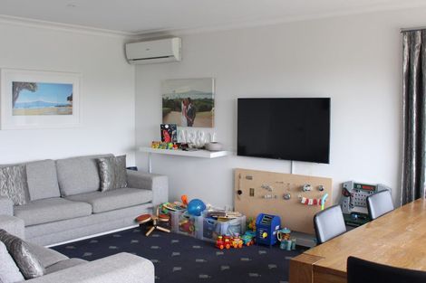 Photo of property in 2/12 Belle Vue Avenue, Northcote Point, Auckland, 0627