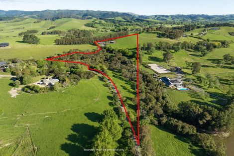 Photo of property in 243 Clevedon Kawakawa Road, Clevedon, Papakura, 2585