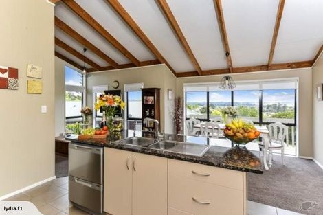 Photo of property in 10 Unsworth Drive, Unsworth Heights, Auckland, 0632