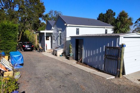 Photo of property in 27 Lake View Street, Waihola, Milton, 9073