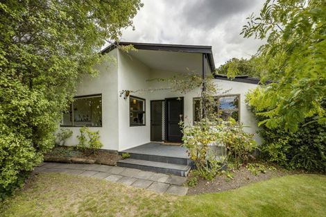 Photo of property in 34 James Cook Street, Havelock North, 4130