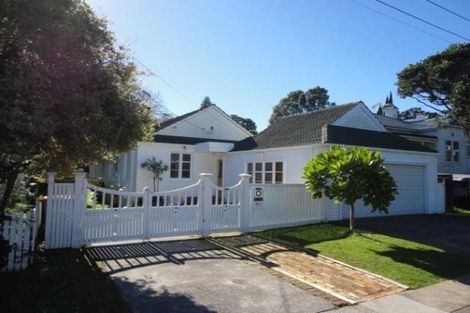 Photo of property in 40 Belle Vue Avenue, Northcote Point, Auckland, 0627