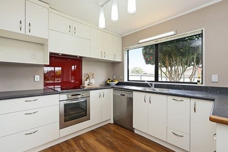 Photo of property in 2 Alley Place, Taradale, Napier, 4112
