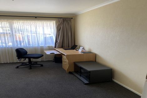 Photo of property in 19 Wallace Place, Hokowhitu, Palmerston North, 4410