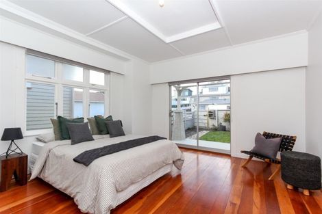 Photo of property in 22 Bulteel Street, New Plymouth, 4310
