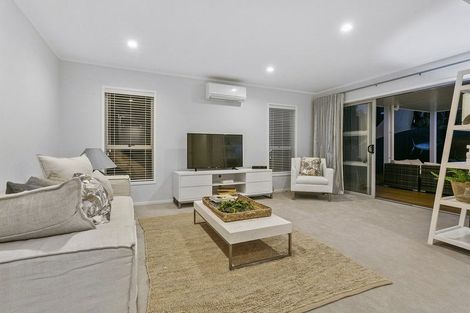 Photo of property in 10a Marama Street, Castor Bay, Auckland, 0620