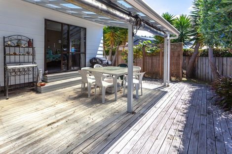 Photo of property in 100d Waverley Place, Whangamata, 3620