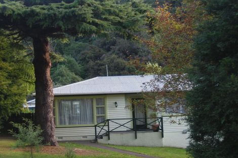 Photo of property in 516 Stokes Valley Road, Stokes Valley, Lower Hutt, 5019