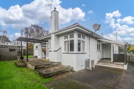 Photo of property in 6 Franklin Avenue, Hokowhitu, Palmerston North, 4410