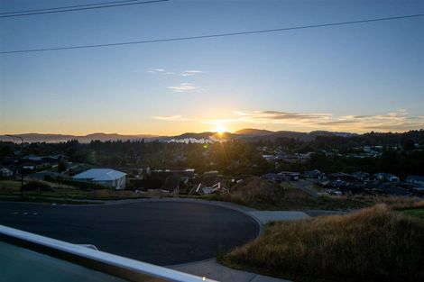 Photo of property in 39 Great Road West, Matipo Heights, Rotorua, 3015