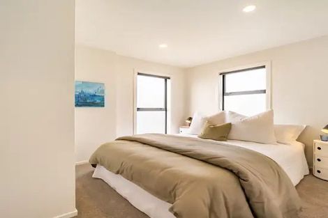 Photo of property in 4/7 Wainuiomata Road, Wainuiomata, Lower Hutt, 5014