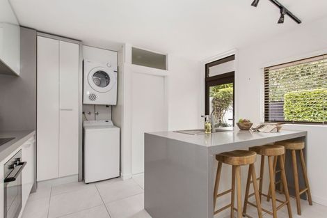 Photo of property in 94b Aikmans Road, Merivale, Christchurch, 8014