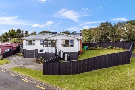 Photo of property in 63 Vodanovich Road, Te Atatu South, Auckland, 0610