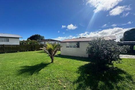 Photo of property in 15 Bundena Place, Clendon Park, Auckland, 2103
