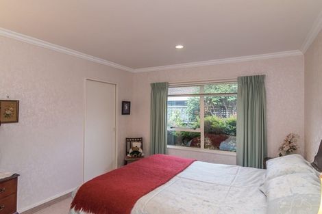 Photo of property in 22 Cranbrook Grove, Waikanae, 5036
