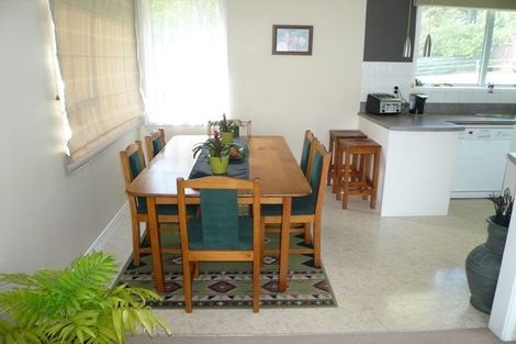 Photo of property in 22 Staincross Street, Green Bay, Auckland, 0604