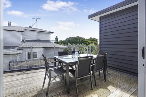 Photo of property in 2/6 Dyer Street, Whitiora, Hamilton, 3200