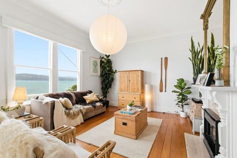 Photo of property in 427 Karaka Bay Road, Karaka Bays, Wellington, 6022