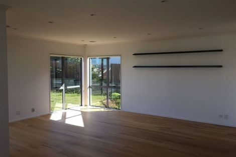 Photo of property in 73 Dress Circle, Newlands, Wellington, 6037