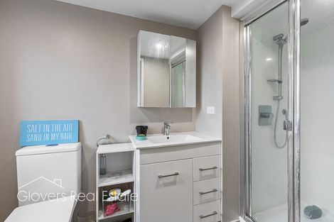 Photo of property in 62 Kopiko Road, Titirangi, Auckland, 0604