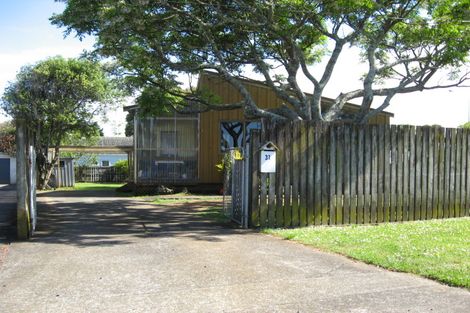 Photo of property in 31 Miro Road, Mangere Bridge, Auckland, 2022