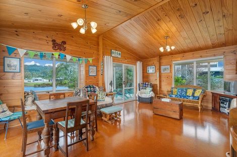 Photo of property in 10 Martin Place, Cooks Beach, Whitianga, 3591