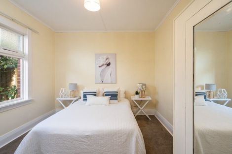 Photo of property in 84 Hazelhurst Pass, Caversham, Dunedin, 9012