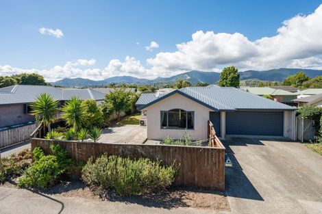 Photo of property in 16 Allport Place, Stoke, Nelson, 7011