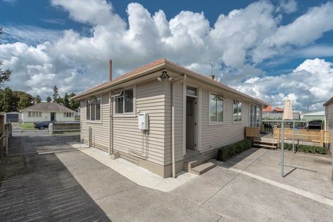 Photo of property in 9 Dowding Street, Melville, Hamilton, 3206