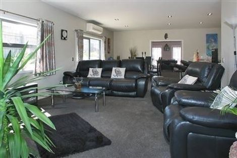Photo of property in 4 Kaimai Place, Aotea, Porirua, 5024
