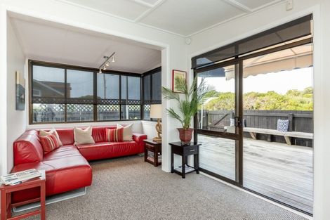 Photo of property in 12 Moori Road, Waimarama, 4294