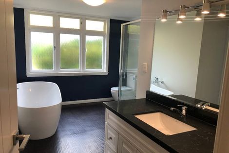 Photo of property in 25 Taupaki Road, Taupaki, Henderson, 0782