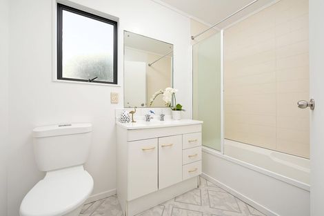 Photo of property in 54 Zefiro Drive, Massey, Auckland, 0614