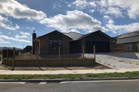 Photo of property in 12 Kaaka Street, Cambridge, 3434