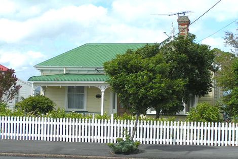 Photo of property in 131 Queen Street, Northcote Point, Auckland, 0627