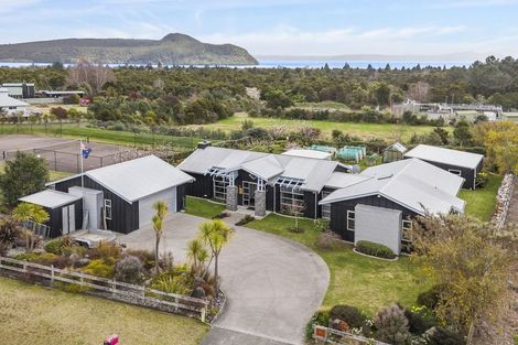 Photo of property in 42 Parekaawa Drive, Motuoapa, Turangi, 3382