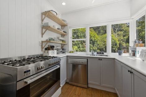 Photo of property in 113 Pinehaven Road, Pinehaven, Upper Hutt, 5019