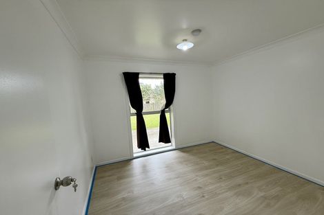 Photo of property in 11 Pokapu Street, Titirangi, Auckland, 0600