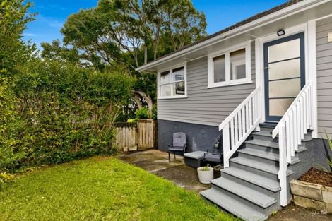 Photo of property in 10 Thomas Rea Place, Te Atatu South, Auckland, 0610