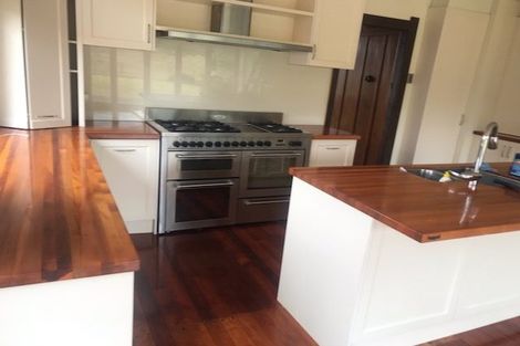 Photo of property in 5 Maungakiekie Avenue, Greenlane, Auckland, 1051