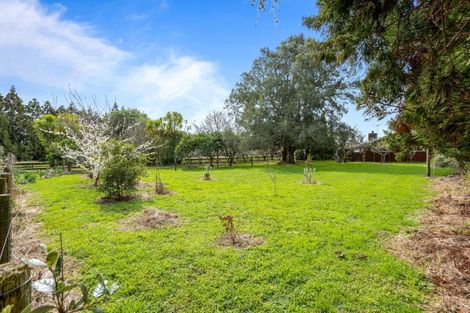 Photo of property in 276 Boord Crescent, Kumeu, 0891