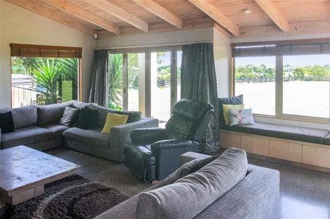 Photo of property in 233 Laing Road, Karaka, Papakura, 2580