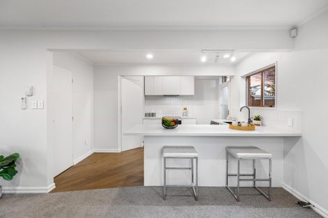 Photo of property in 4/90 Lynwood Road, New Lynn, Auckland, 0600