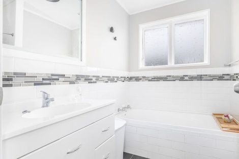 Photo of property in 40 Walton Road, Paraparaumu Beach, Paraparaumu, 5032