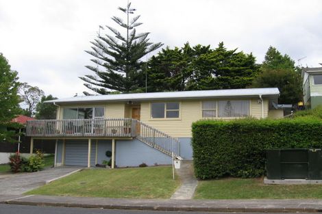 Photo of property in 8 Sequoia Place, Sunnynook, Auckland, 0620