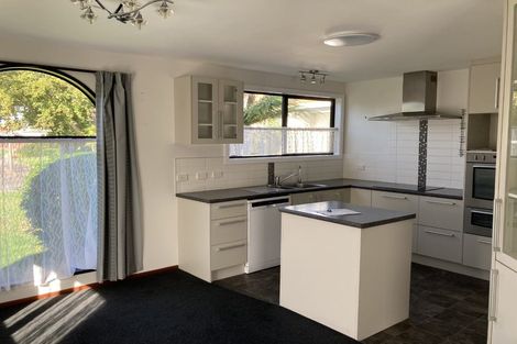 Photo of property in 15 Resolution Place, Bryndwr, Christchurch, 8053