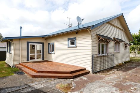 Photo of property in 16 Karamu Avenue, Takaro, Palmerston North, 4410