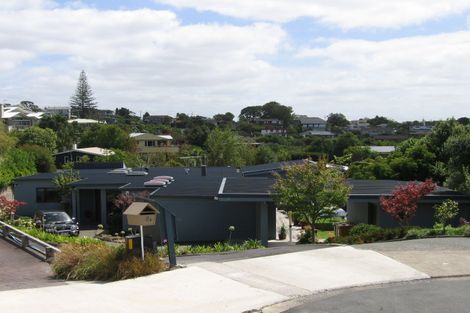 Photo of property in 14 Taumata Road, Castor Bay, Auckland, 0620